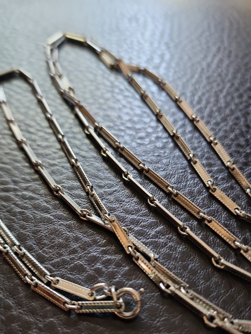 VTG Women’s Silver-Tone Link Chain Necklace - Elegant Double Strand